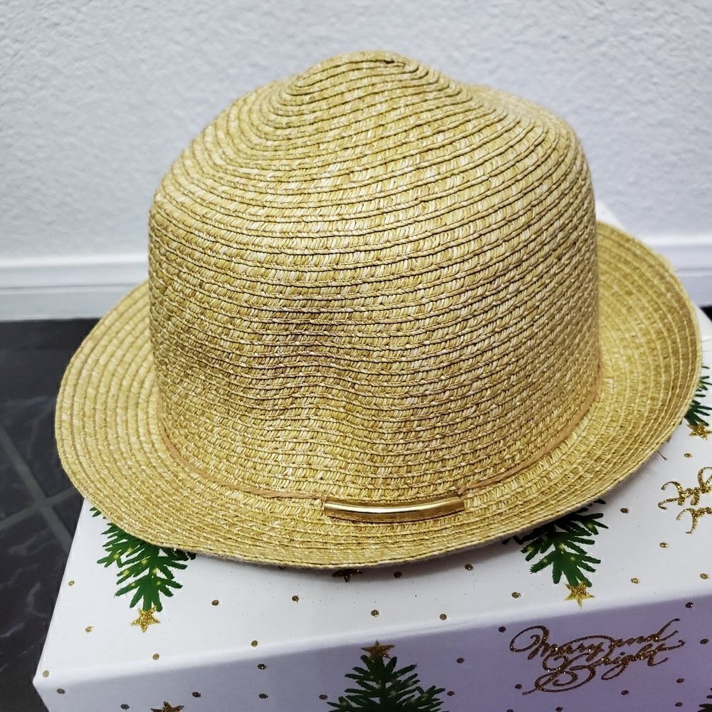 Women hat 